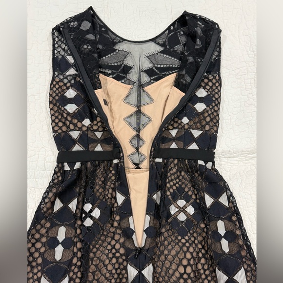 BCBGMaxAzria Womens Black Patterned Mini Dress Size 2 - Picture 9 of 13